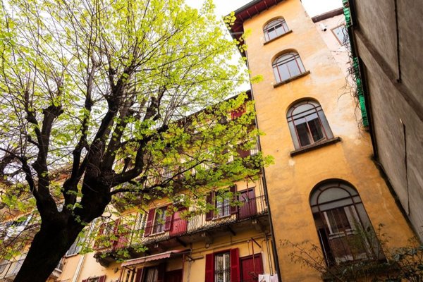 appartamento in vendita a Milano in zona Bocconi