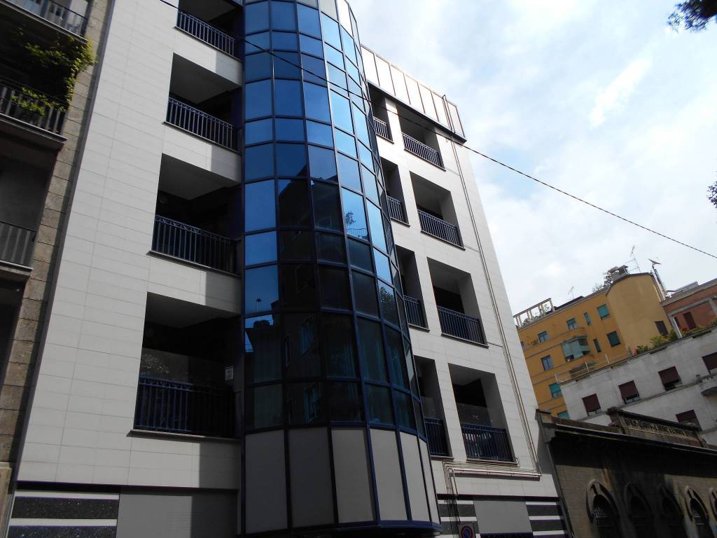 appartamento in vendita a Milano in zona Sant'Ambrogio