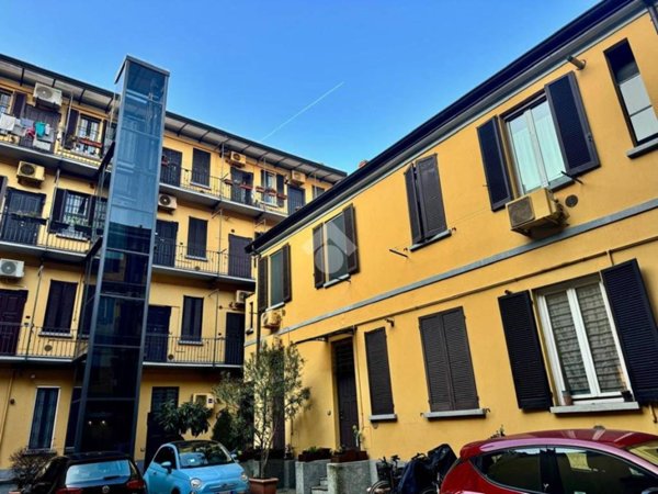 appartamento in vendita a Milano in zona Ronchetto sul Naviglio