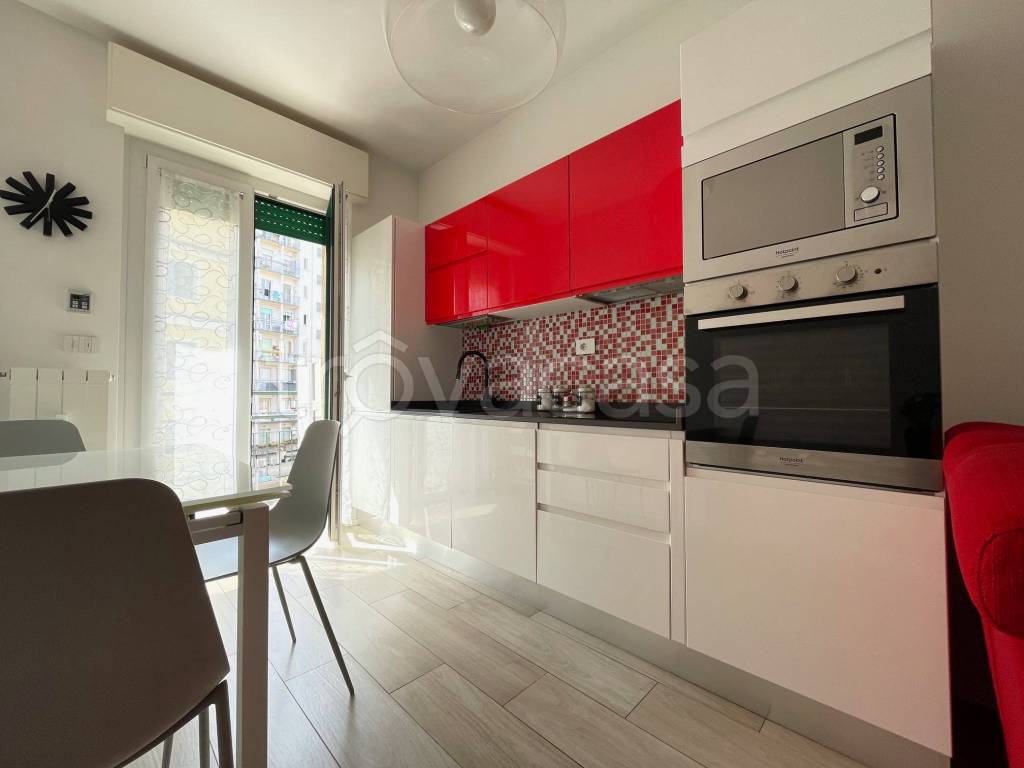 appartamento in vendita a Milano in zona Bullona