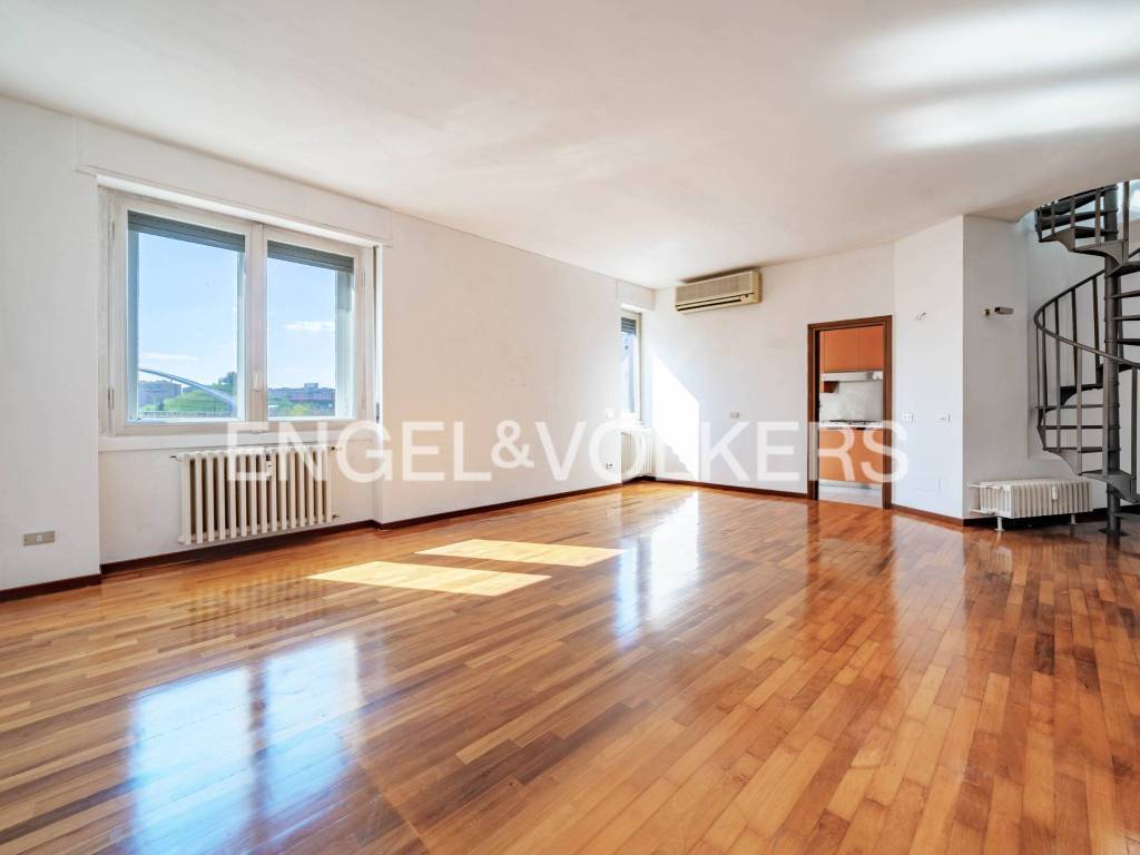 appartamento in vendita a Milano in zona Il Portello