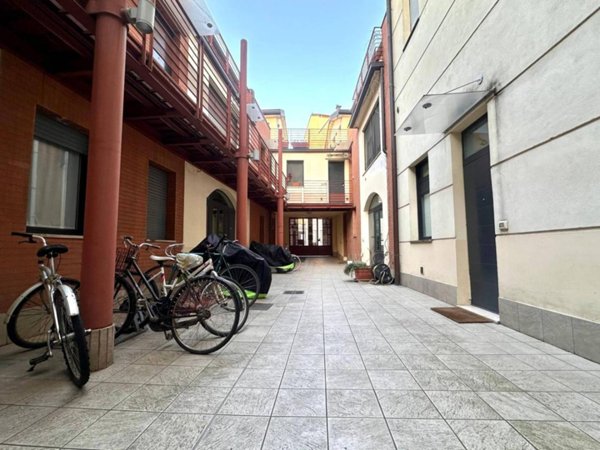 appartamento in vendita a Milano in zona Morivione