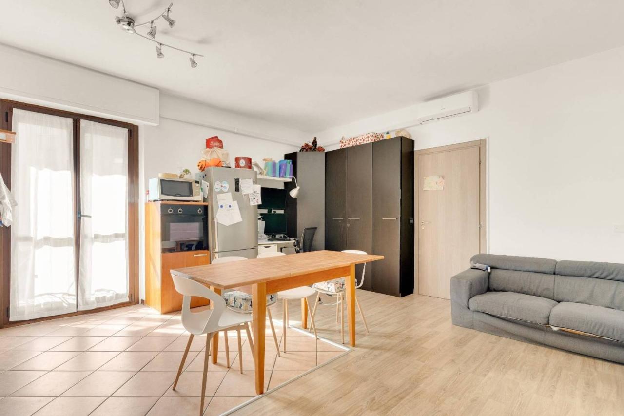 appartamento in vendita a Milano in zona Lorenteggio