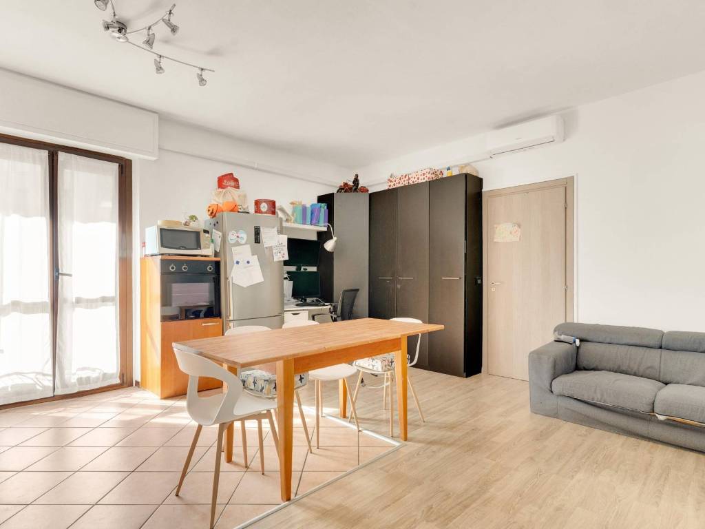 appartamento in vendita a Milano in zona Famagosta
