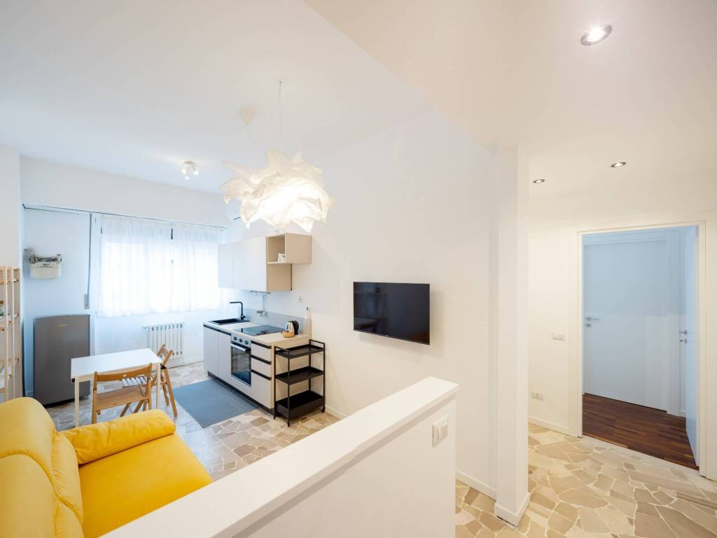 appartamento in vendita a Milano in zona Famagosta