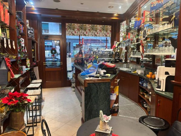 negozio in vendita a Milano in zona Ponte Seveso