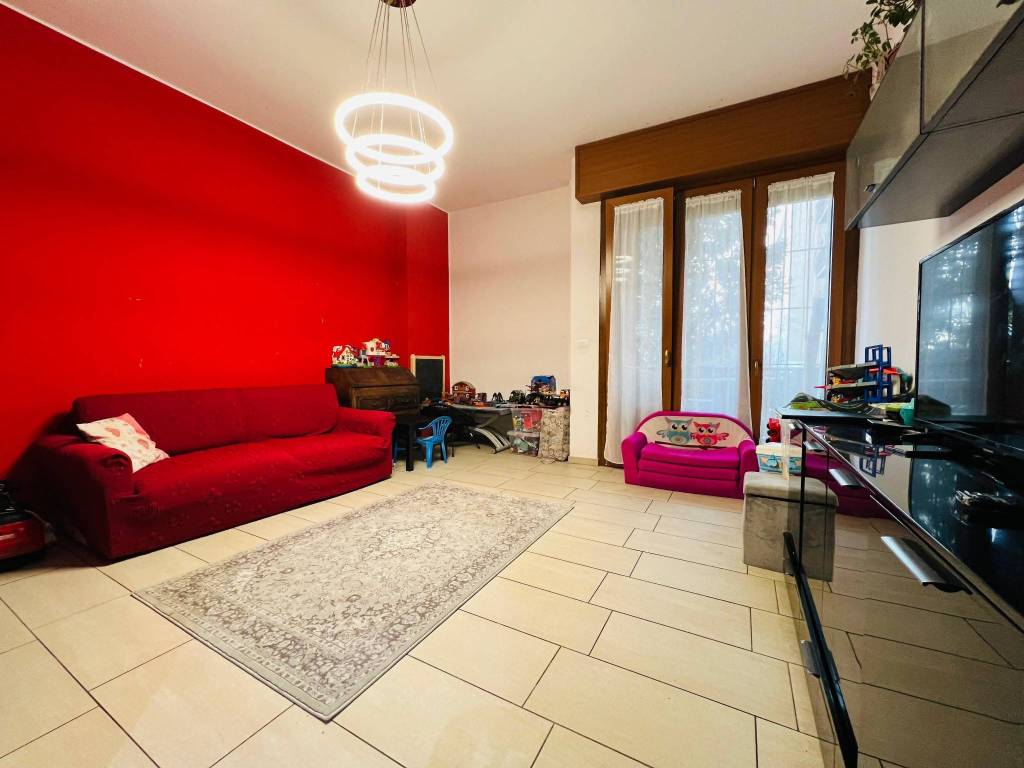 appartamento in vendita a Milano in zona Famagosta