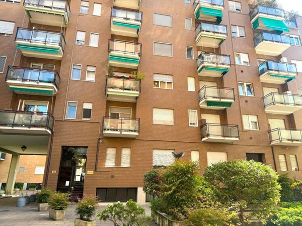 appartamento in vendita a Milano in zona Morivione