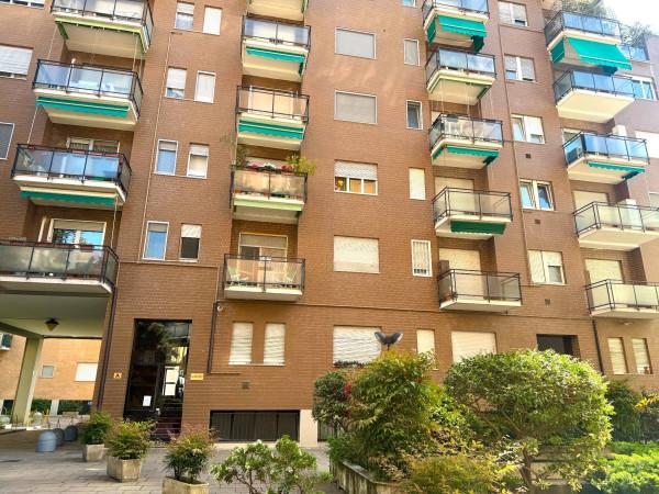 appartamento in vendita a Milano in zona Morivione