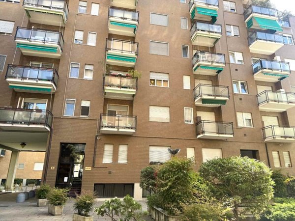 appartamento in vendita a Milano in zona Morivione