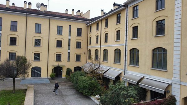 appartamento in vendita a Milano in zona Famagosta