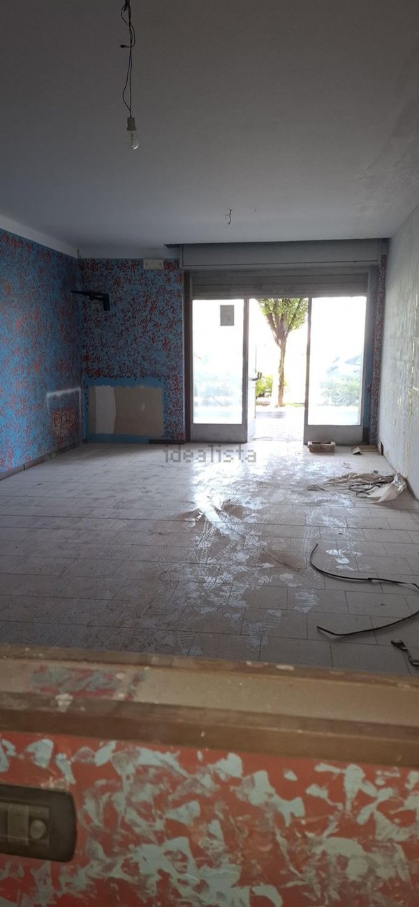 negozio in vendita a Milano in zona Crescenzago