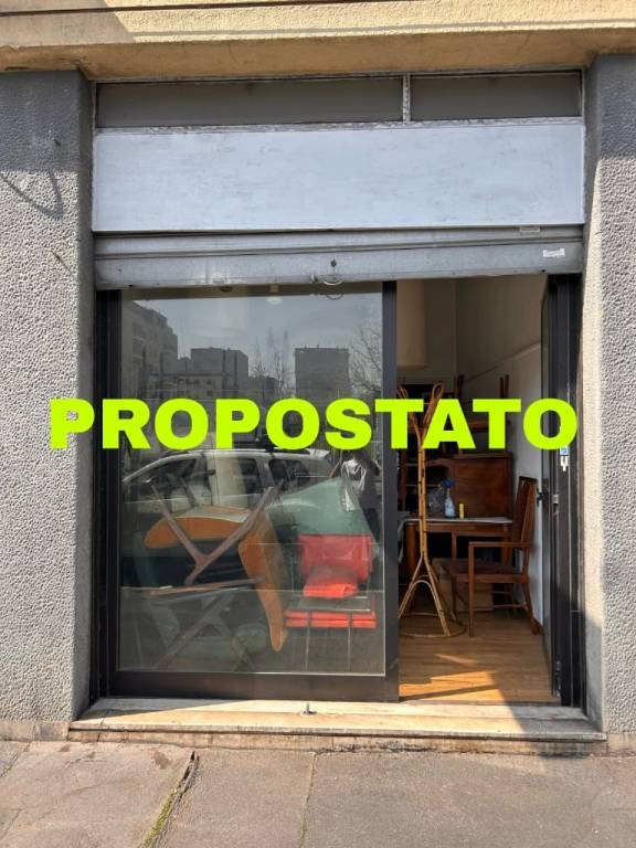 negozio in vendita a Milano in zona Bicocca