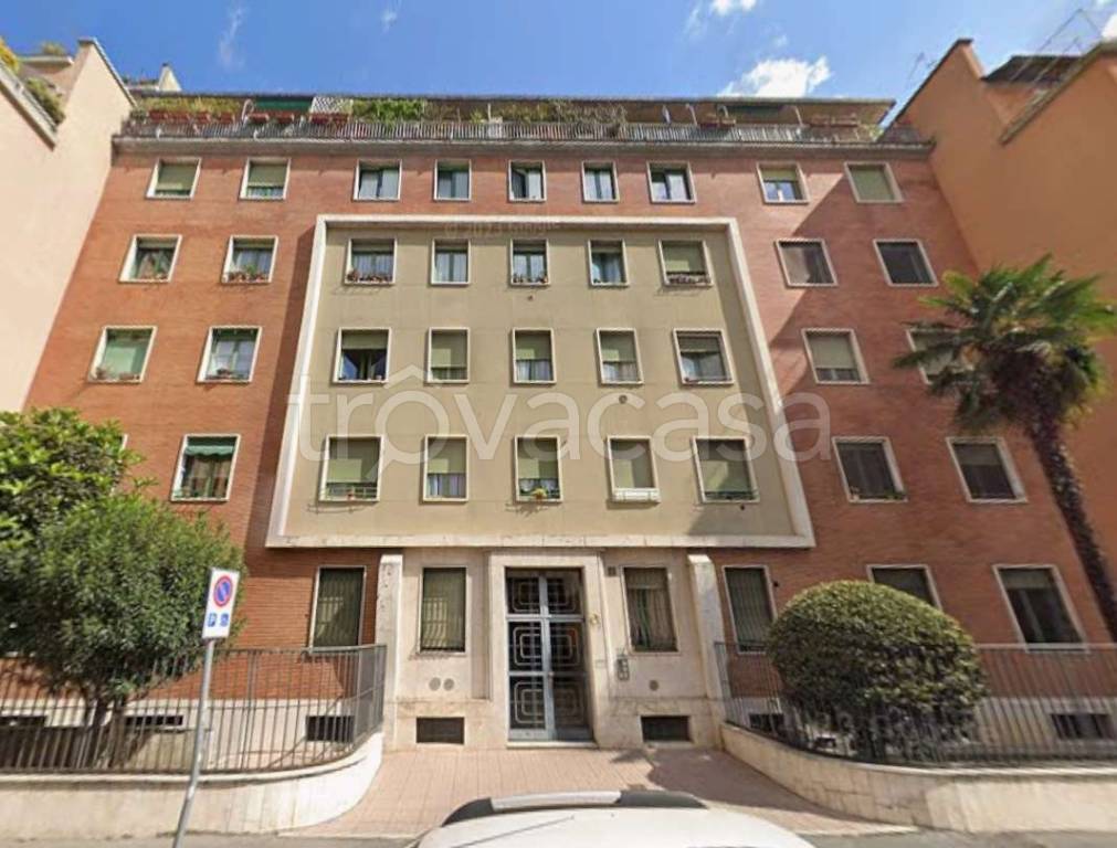 appartamento in vendita a Milano in zona Corvetto