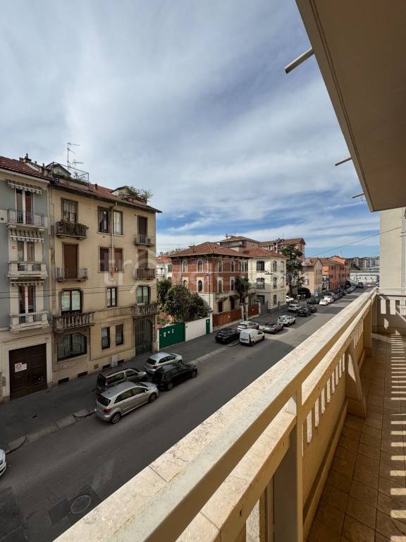 appartamento in vendita a Milano in zona Porta Genova