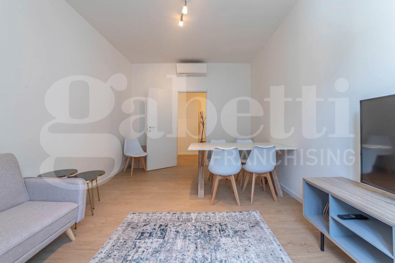 appartamento in vendita a Milano in zona Bullona