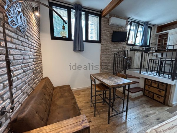 appartamento in vendita a Milano in zona Ronchetto sul Naviglio