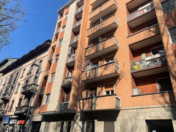 appartamento in vendita a Milano in zona Lorenteggio