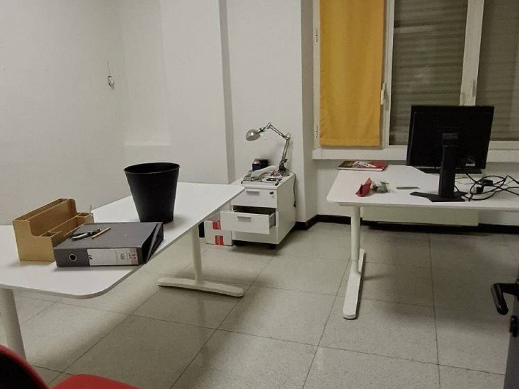 ufficio in vendita a Milano in zona Guastalla
