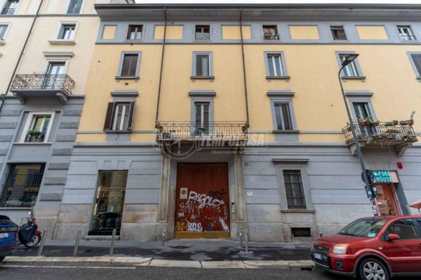 appartamento in vendita a Milano in zona Porta Genova