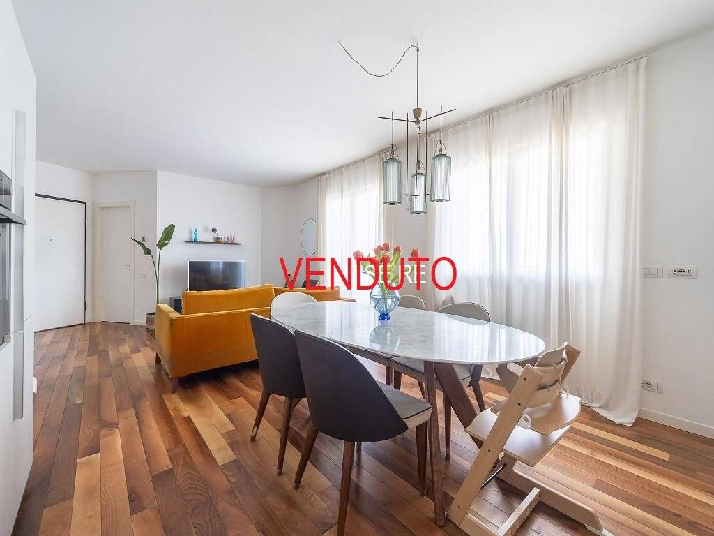 appartamento in vendita a Milano in zona Isola