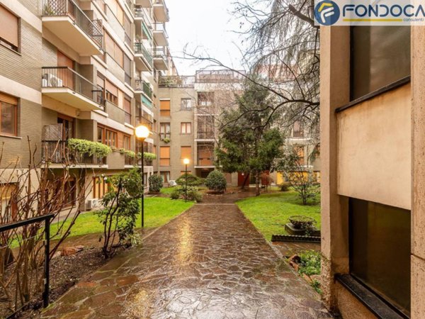 appartamento in vendita a Milano in zona Stadera