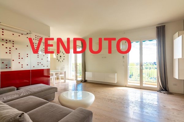appartamento in vendita a Milano in zona QT8