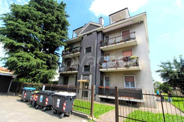 appartamento in vendita a Milano in zona Baggio