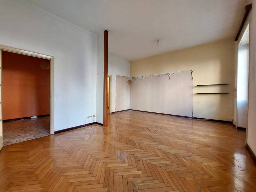 ufficio in vendita a Milano in zona Guastalla