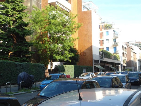 appartamento in vendita a Milano in zona Lorenteggio