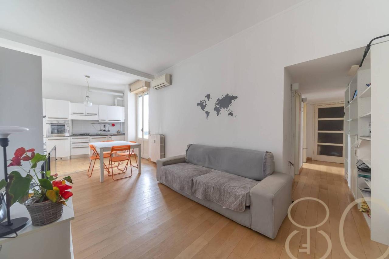 appartamento in vendita a Milano in zona Cinque Giornate