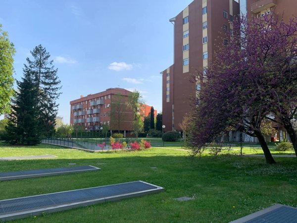 appartamento in vendita a Milano in zona Baggio
