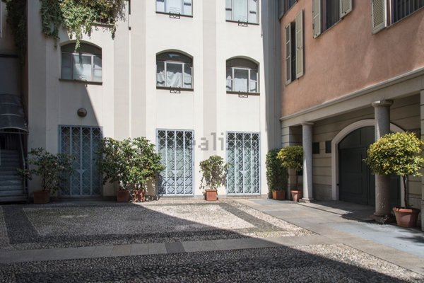 appartamento in vendita a Milano in zona Guastalla
