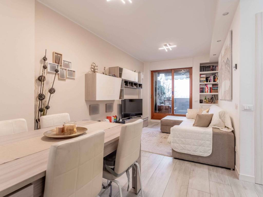 appartamento in vendita a Milano in zona Barona