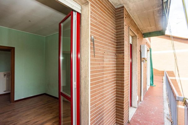 appartamento in vendita a Milano in zona Corvetto