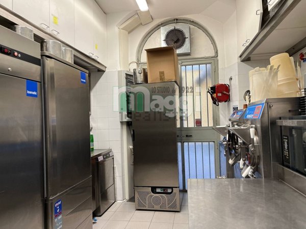 appartamento in vendita a Milano in zona Cinque Giornate