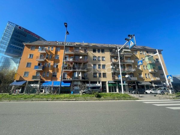 appartamento in vendita a Milano in zona Lorenteggio