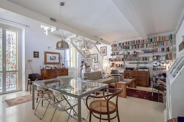 casa indipendente in vendita a Milano in zona Città Studi