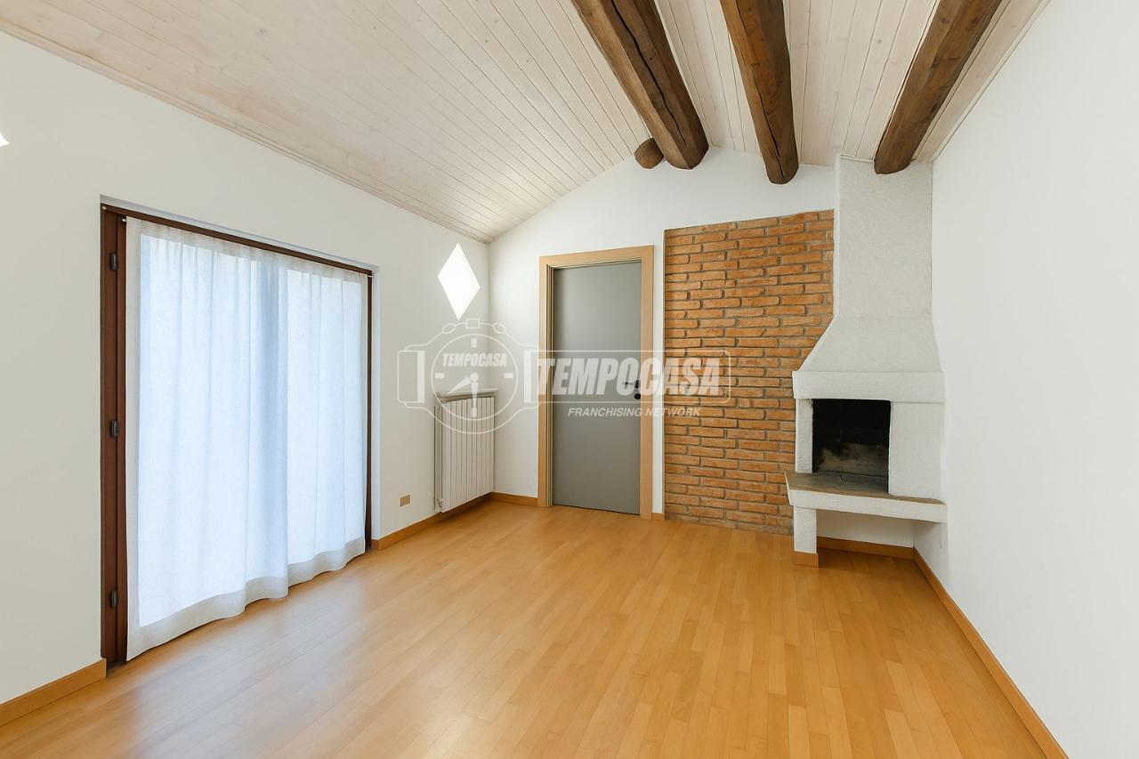 appartamento in vendita a Milano in zona Porta Garibaldi