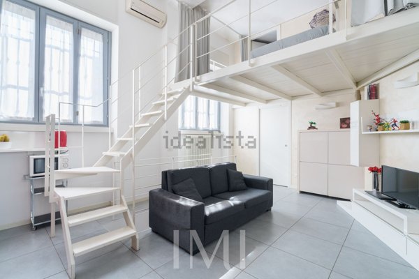 appartamento in vendita a Milano in zona Morivione
