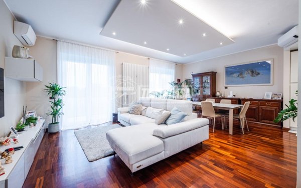 appartamento in vendita a Milano in zona Vigentino