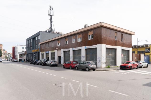 negozio in vendita a Milano in zona Piazzale Lodi