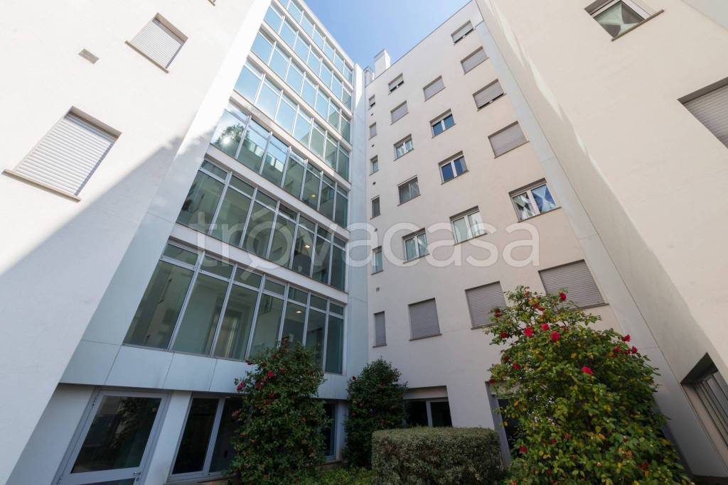appartamento in vendita a Milano in zona Solari