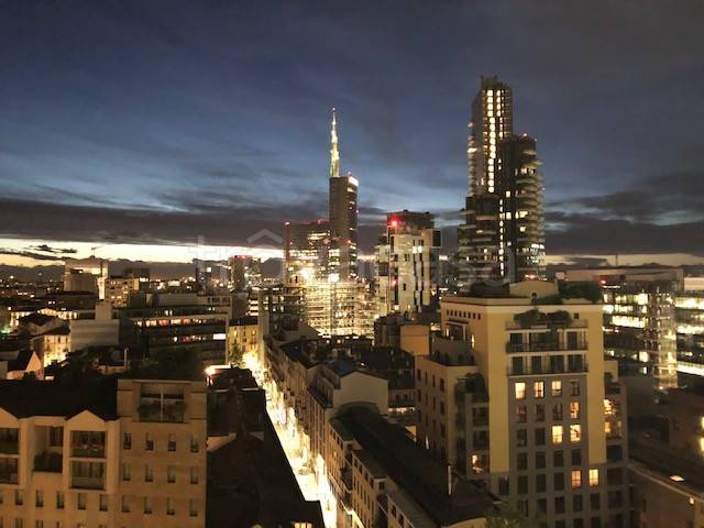 appartamento in vendita a Milano in zona Porta Nuova