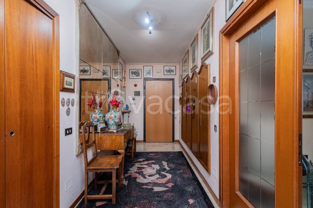 appartamento in vendita a Milano in zona Chiesa Rossa