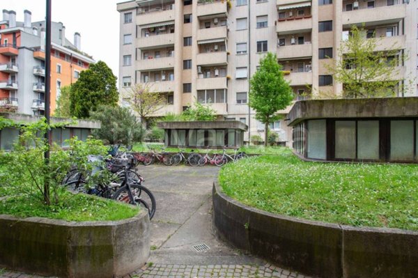 appartamento in vendita a Milano in zona Vigentino