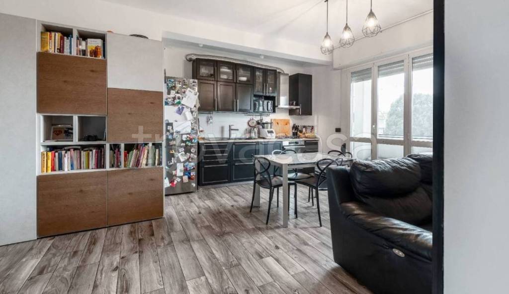 appartamento in vendita a Milano in zona Famagosta