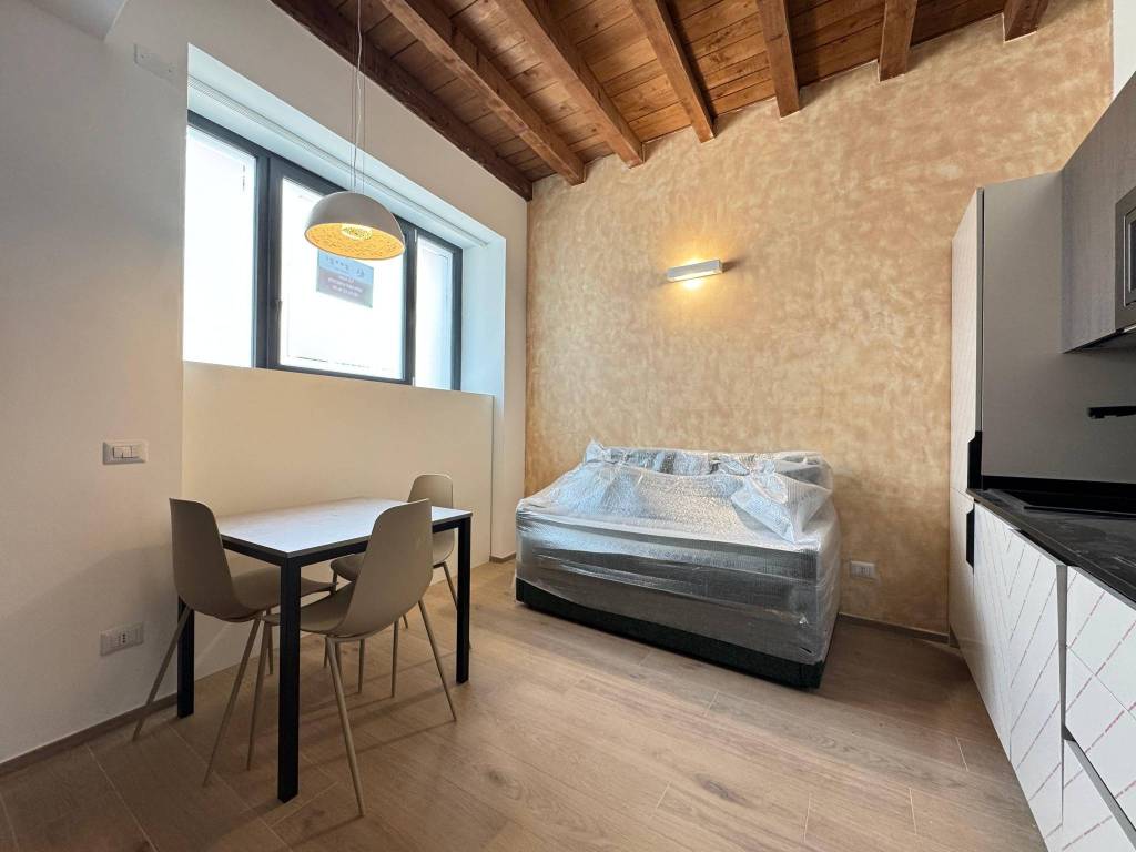 appartamento in vendita a Milano in zona Sempione