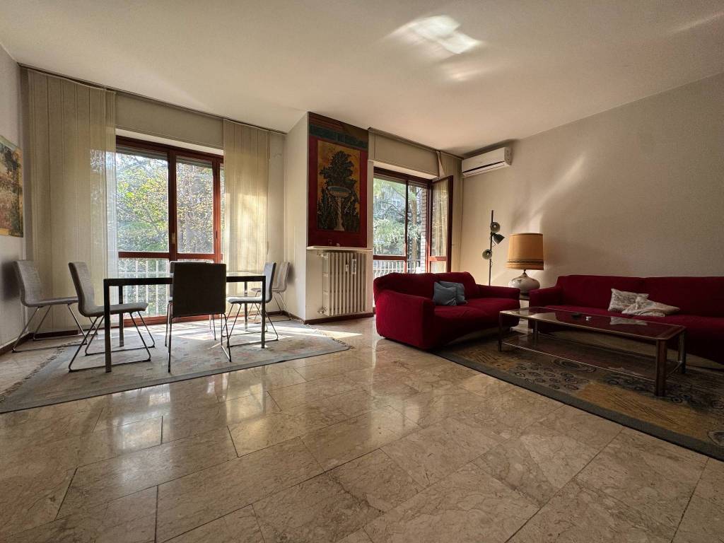 appartamento in vendita a Milano in zona Famagosta