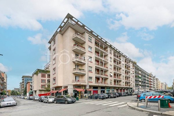 appartamento in vendita a Milano in zona Lorenteggio